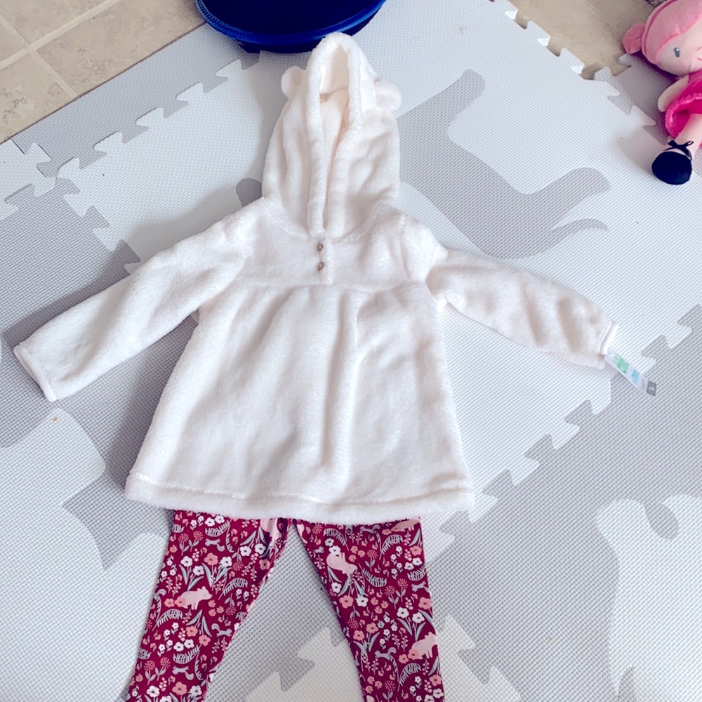 Carters baby top with leggings